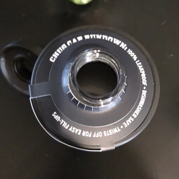 18oz Yeti Rambler Bottle. - Picture 3 of 10